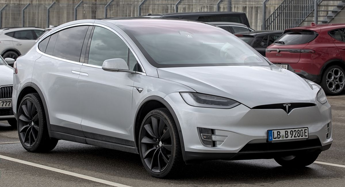 Акции Tesla упали после публикации квартального отчёта