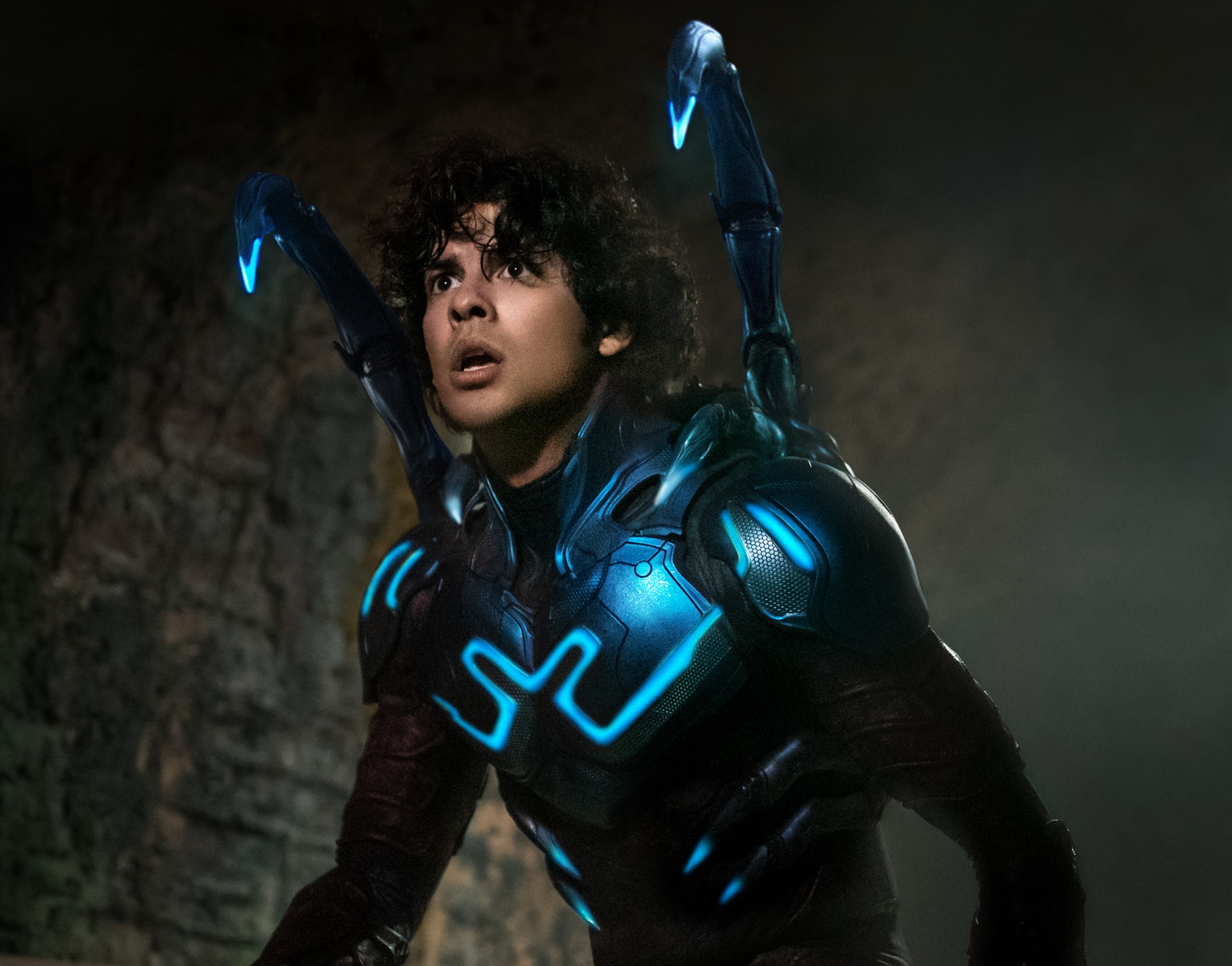 Обложка: кадр из фильма «Синий жук» (2023)