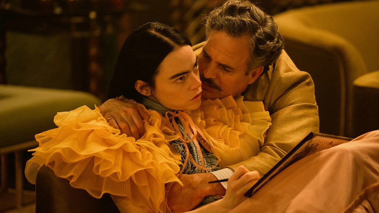 Обложка: кадр из фильма «Бедные-несчастные»