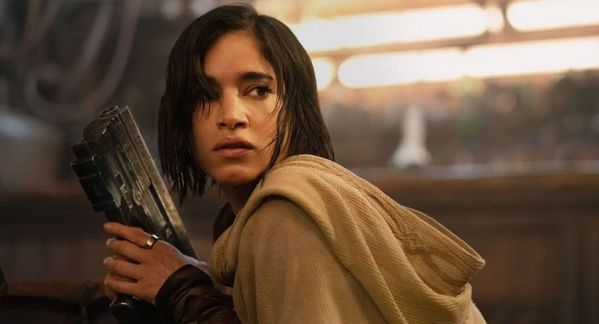 Обложка: кадр из фильма «Мятежная Луна»