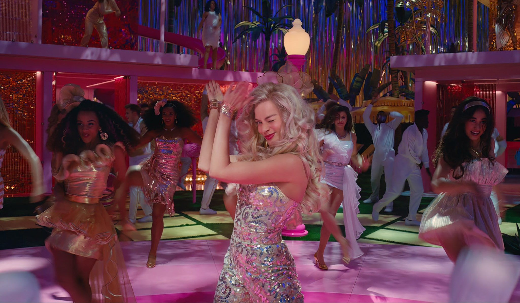 Обложка: кадр фильма «Барби» (2023)
