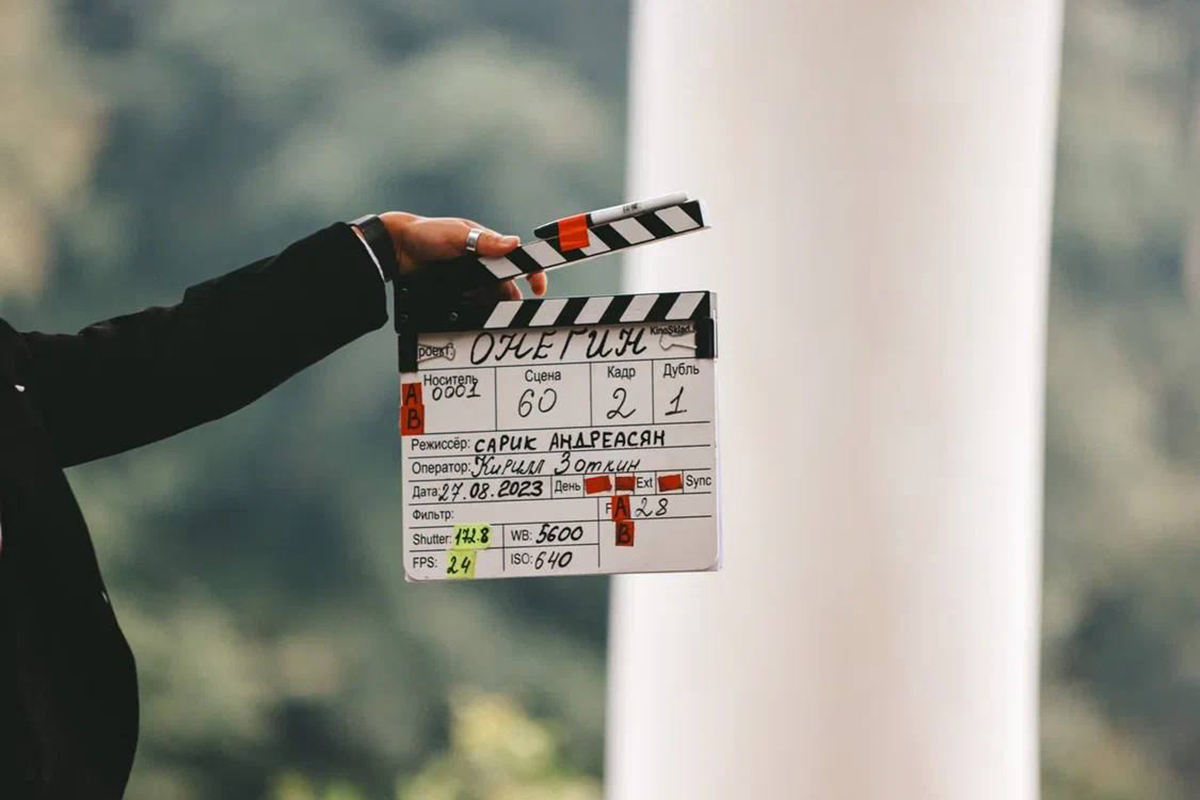 Обложка: кадр со съёмочной площадки фильма "Онегин"