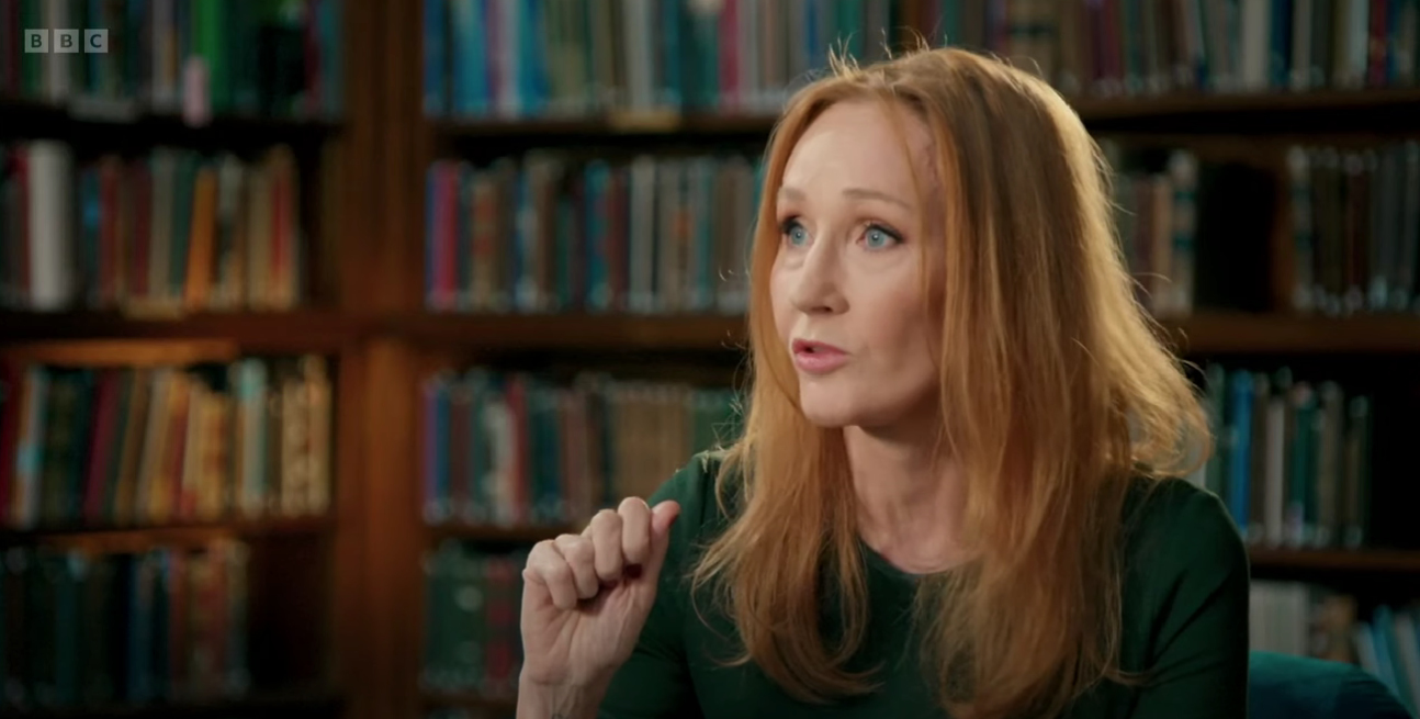 Обложка: скриншот «Канобу» // YouTube-канал The Rowling Library