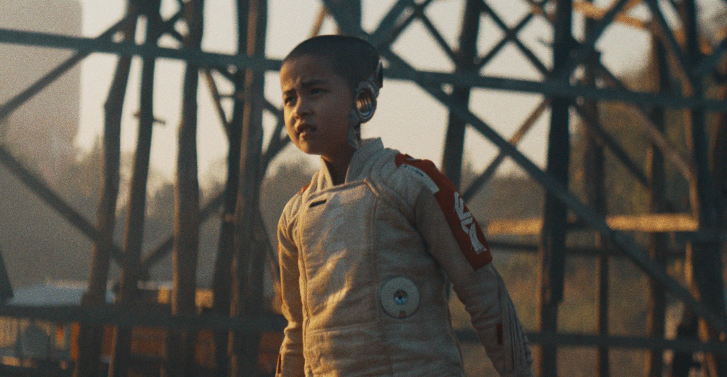 Обложка: кадр фильма «Создатель» (2023)