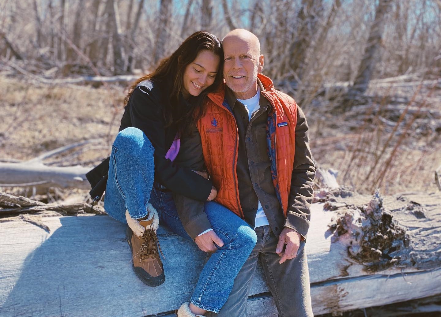 Обложка: фото из соцсетей Эммы Хеминг