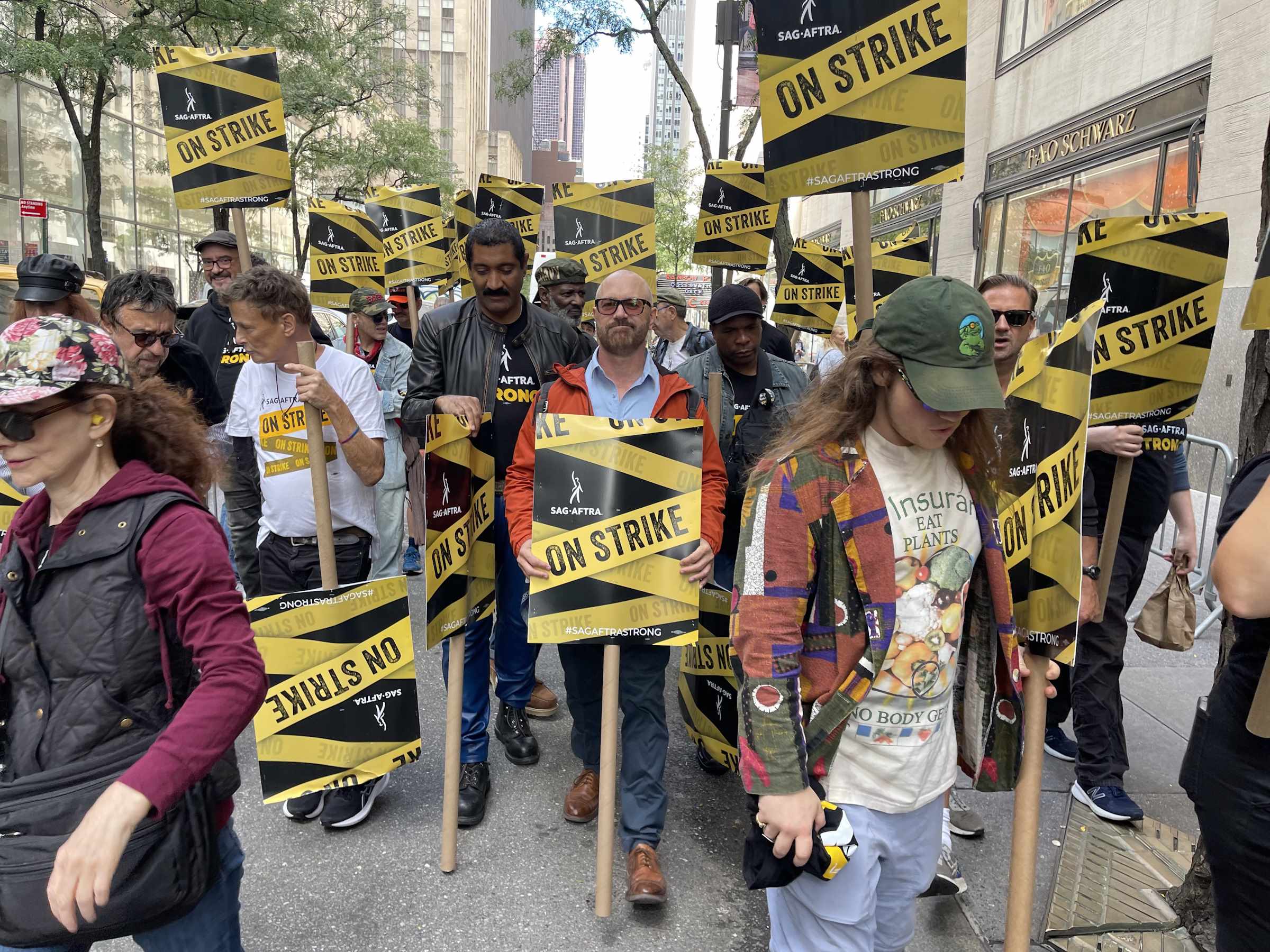 Обложка: фото из соцсетей SAG-AFTRA