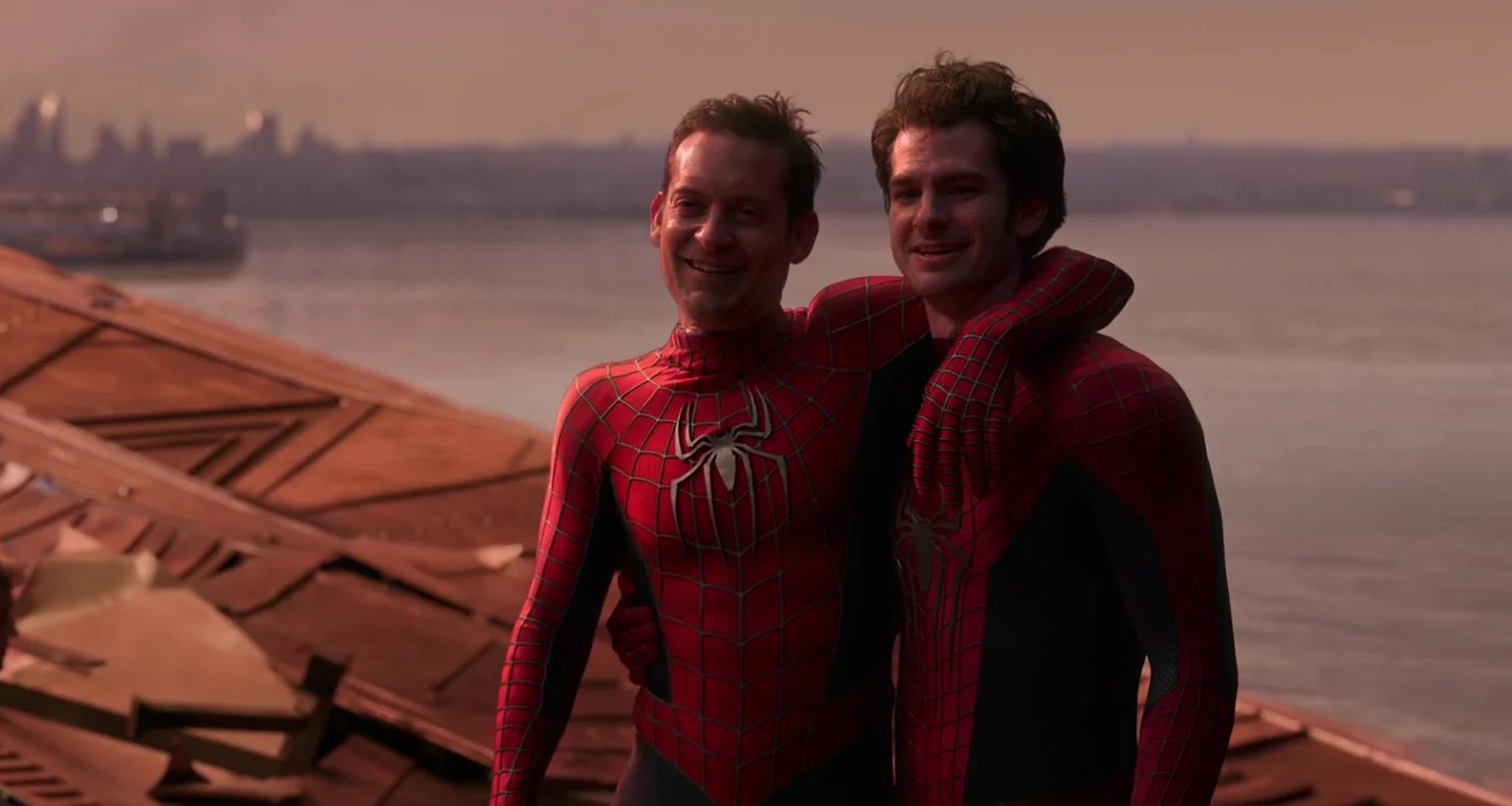 Человек-паук 2022 том холланд. Том холланд 2021. Человек паук том холланд 4 дата выхода. Тоби магуайр и эндрю гарфилд 2021. Тоби магуайр и эндрю гарфилд.