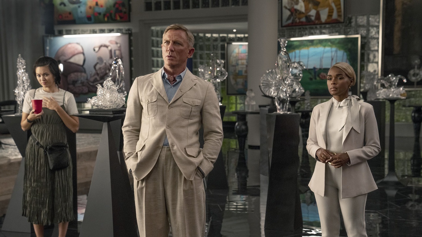 Обложка: кадр фильма «Достать ножи: Стеклянная луковица»