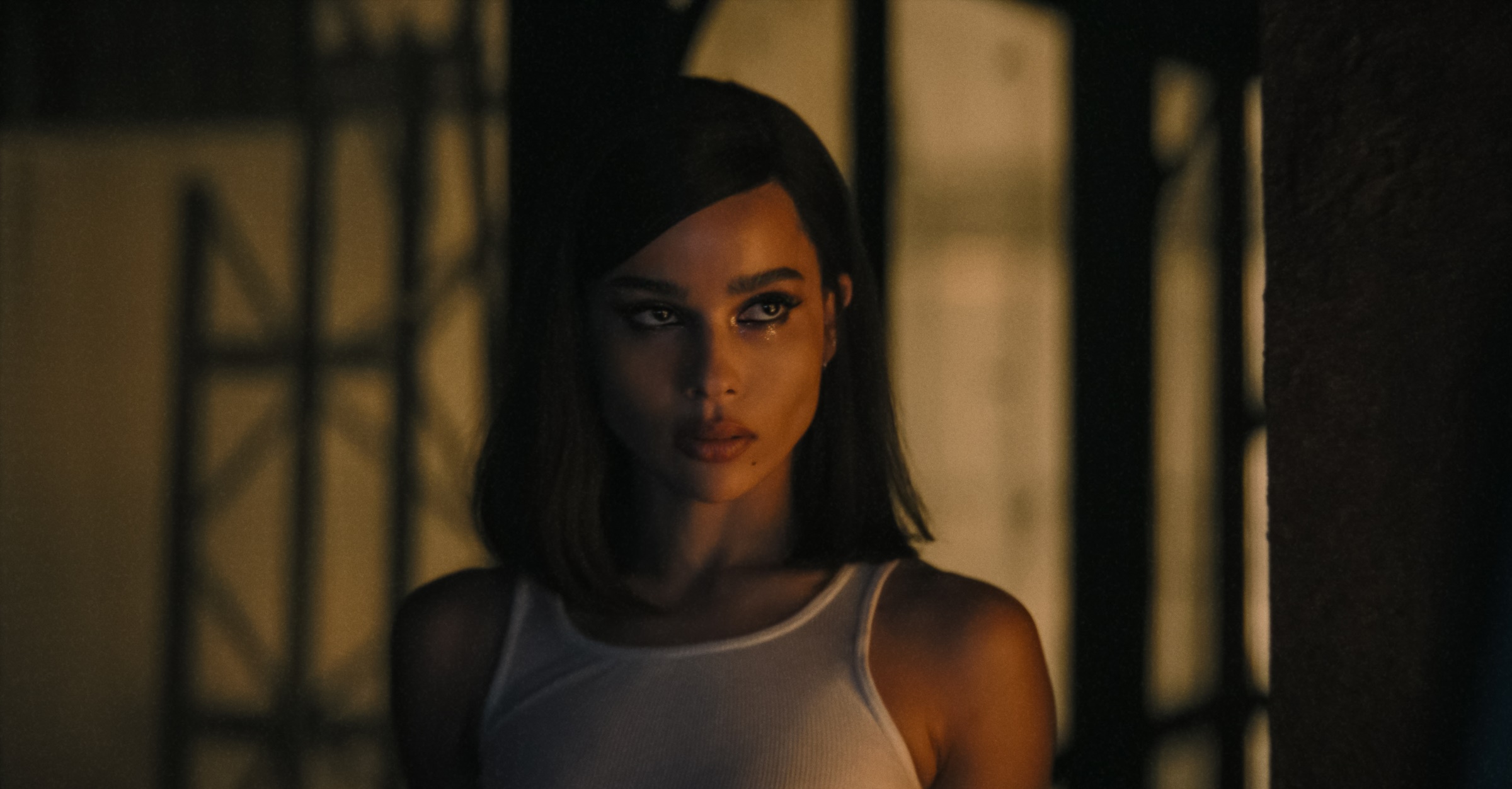 Обложка: Зои Кравиц в фильме «Бэтмен» (2022)