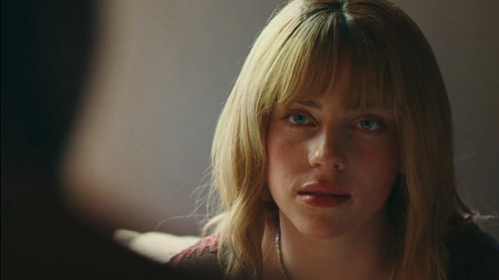 Обложка: "Рой"