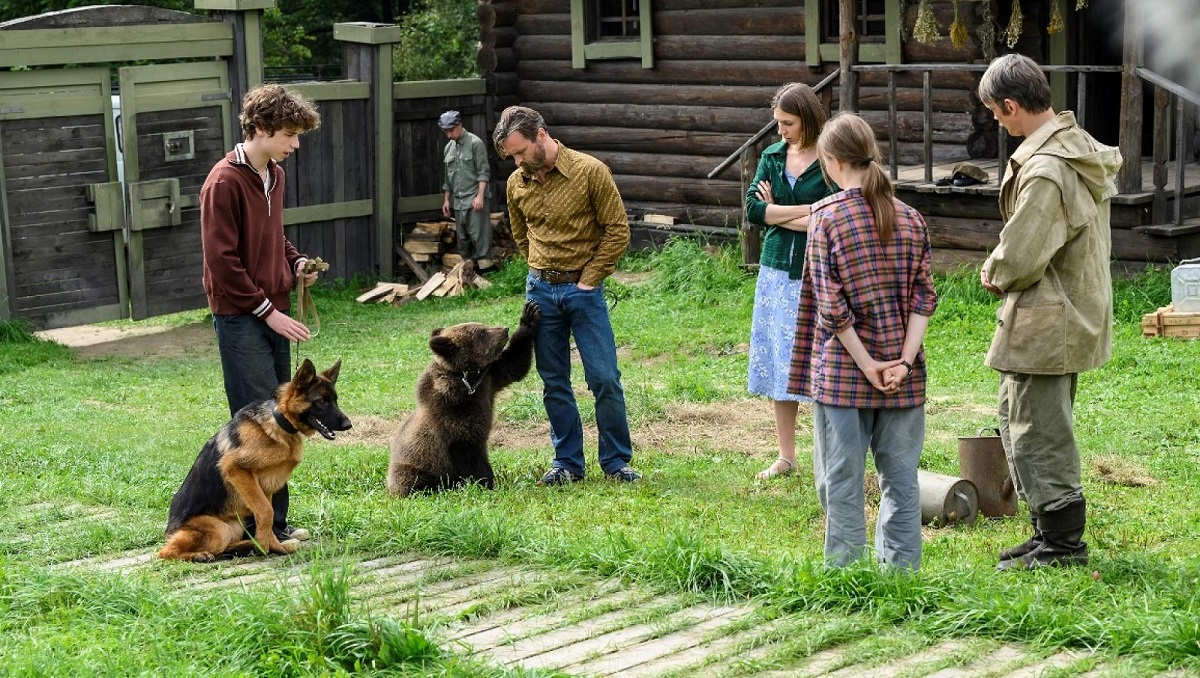 Вышли свежие трейлер и постер семейного приключения «Пальма 2»