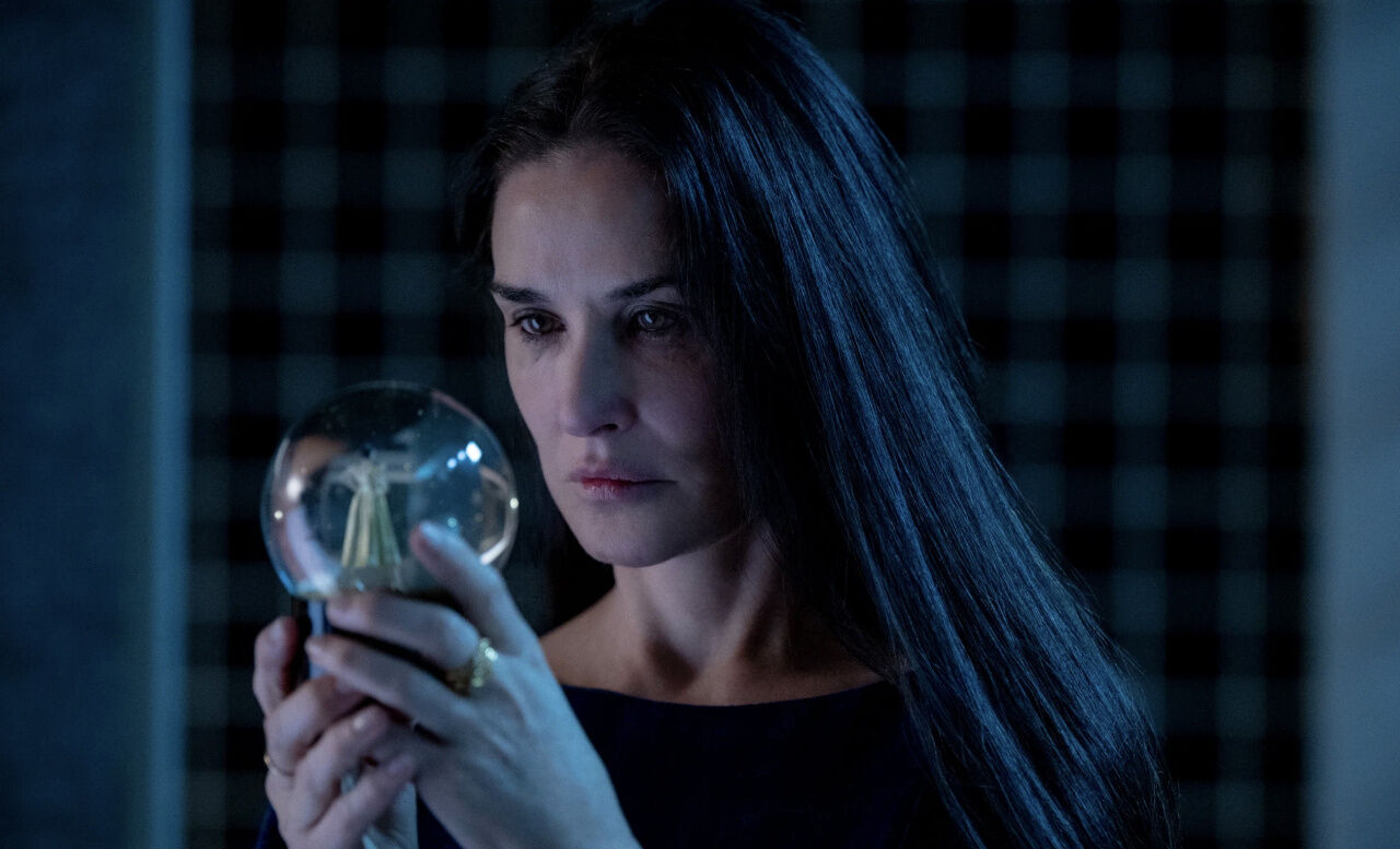 Обложка: кадр из фильма «Субстанция»