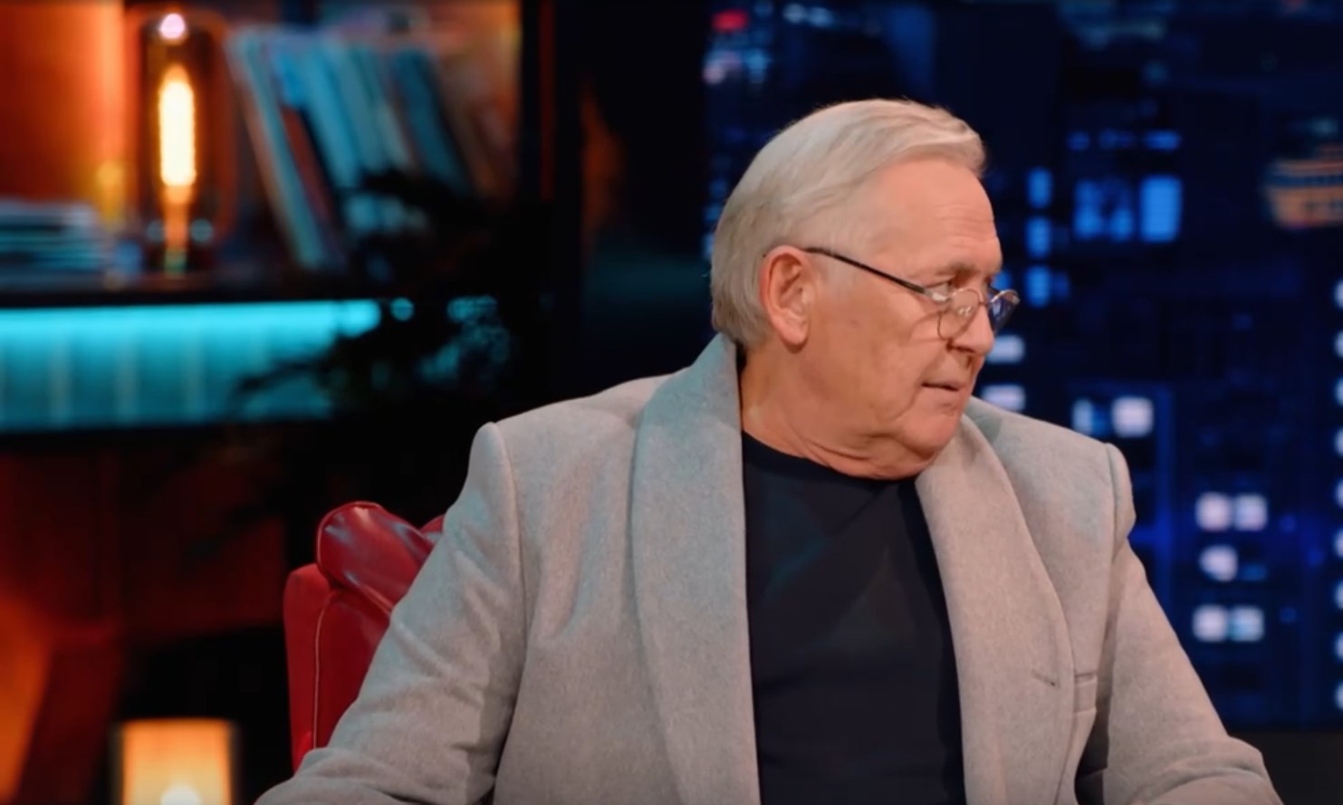 Обложка:  "Шоу Воли"