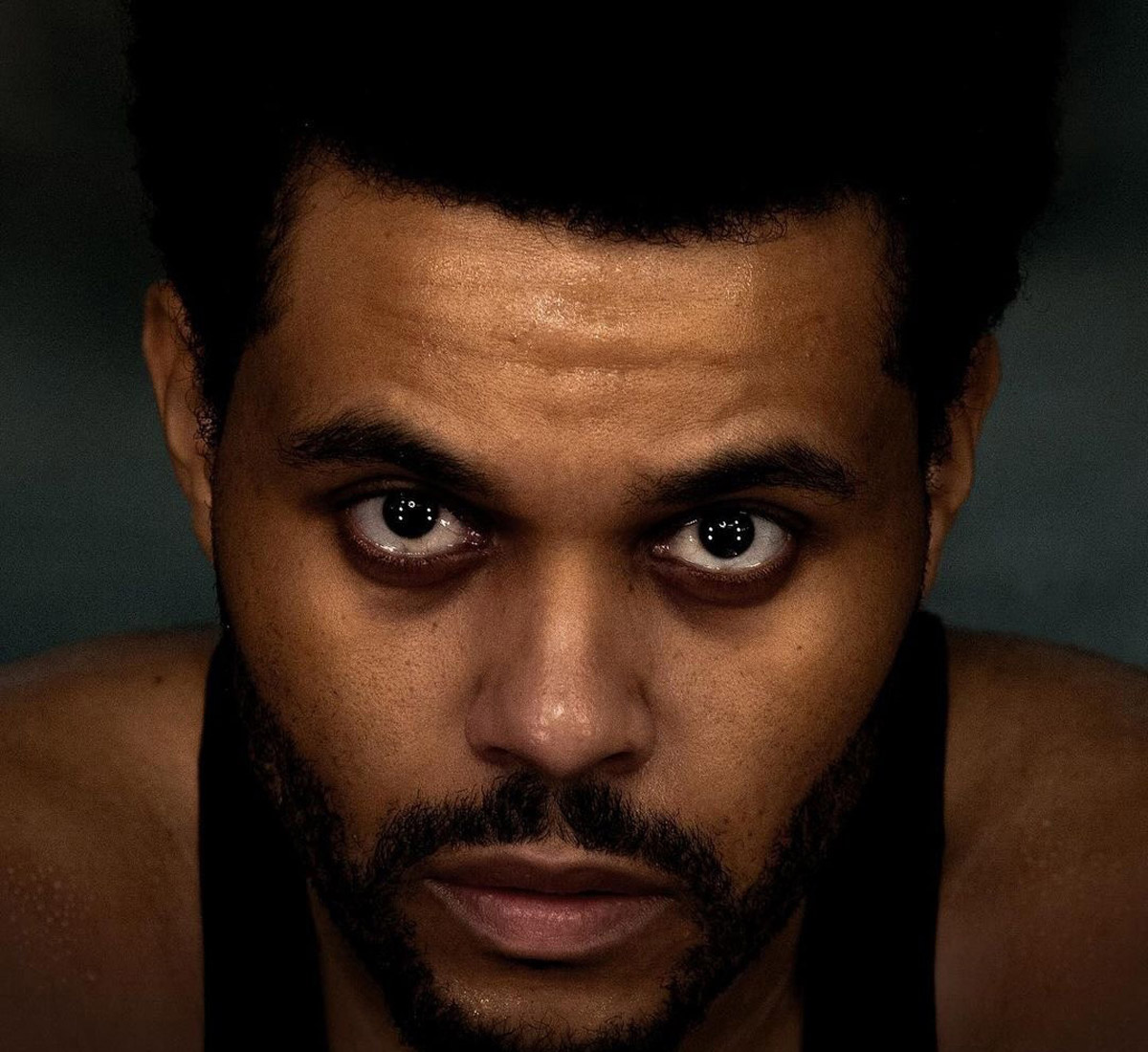 Обложка: Hurry Up Tomorrow