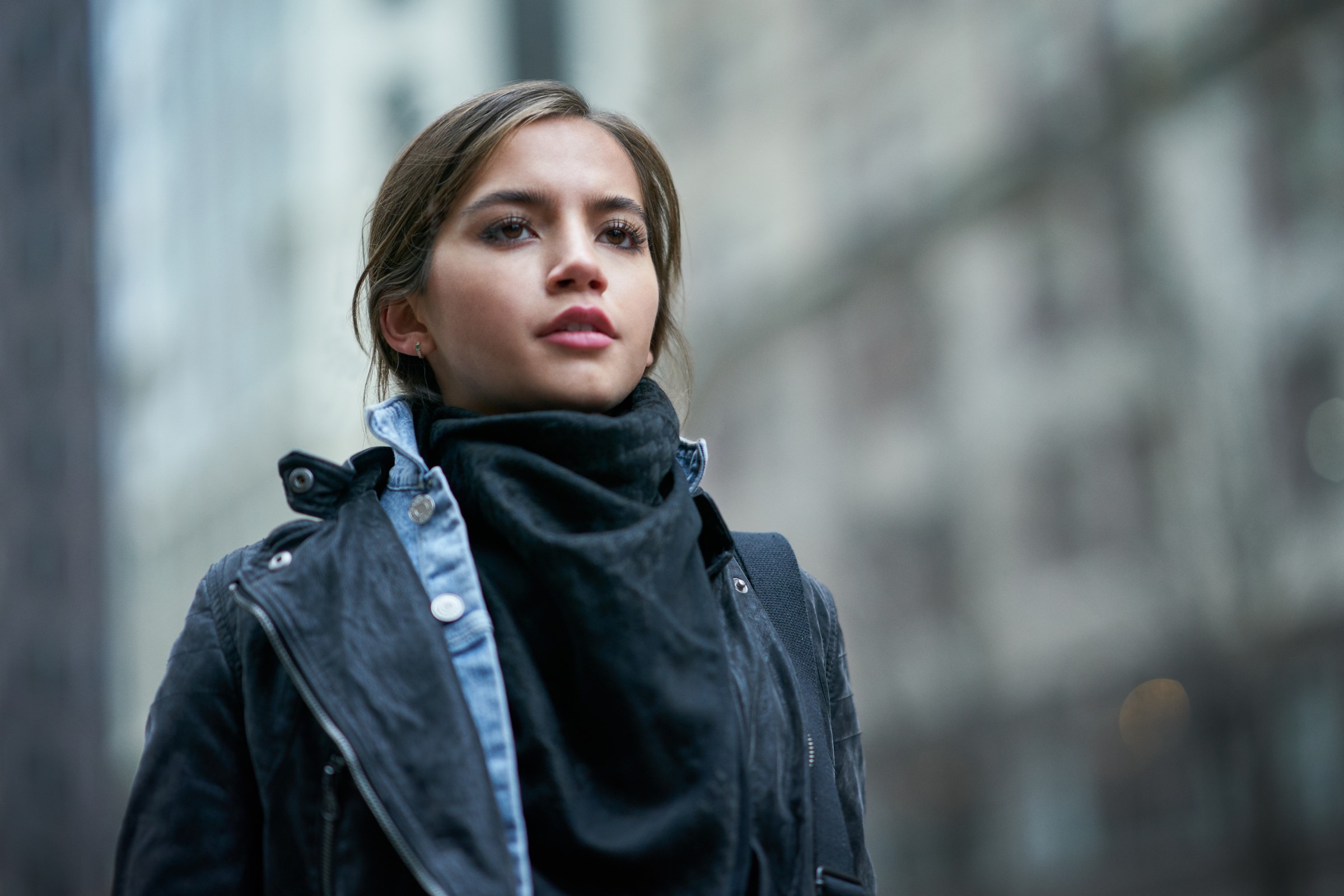 Обложка: Изабела Мерсед в фильме «Малышка» (2021)