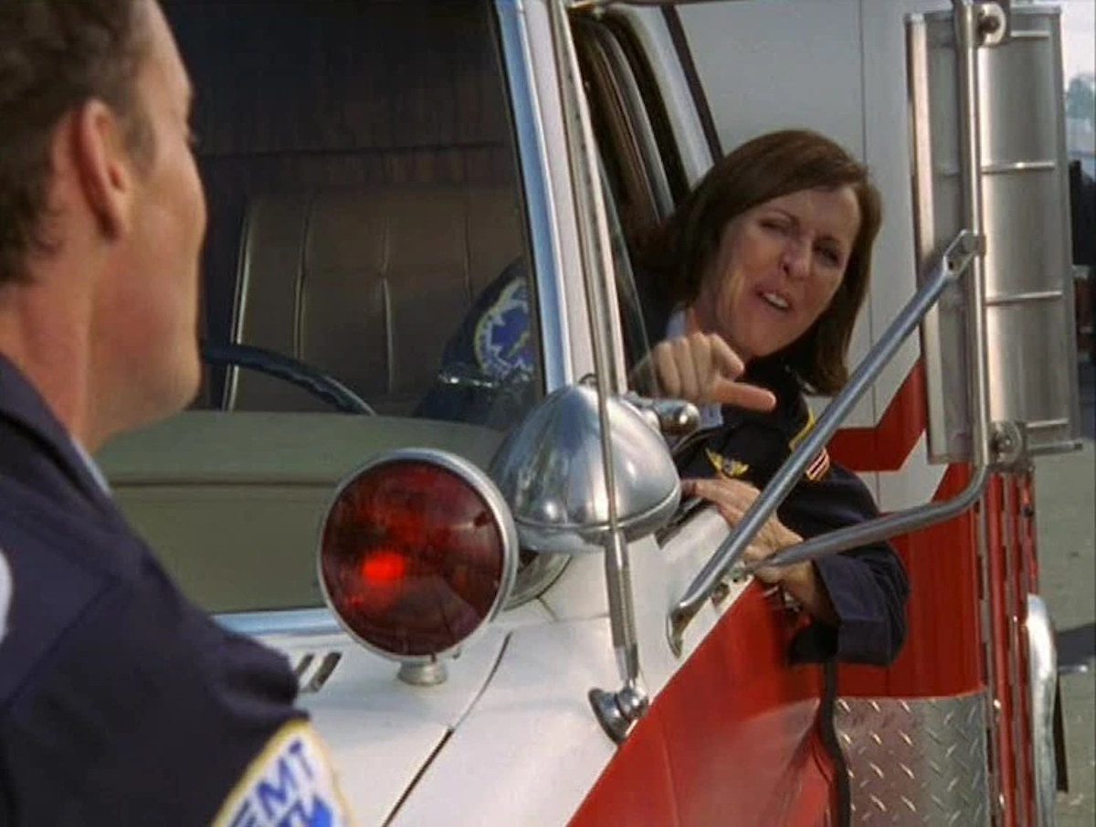 Обложка: кадр сериала «Клиника» (2001—2010)