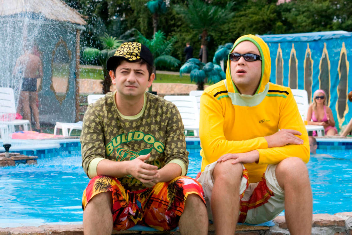 Обложка: кадр из шоу «Наша Russia»