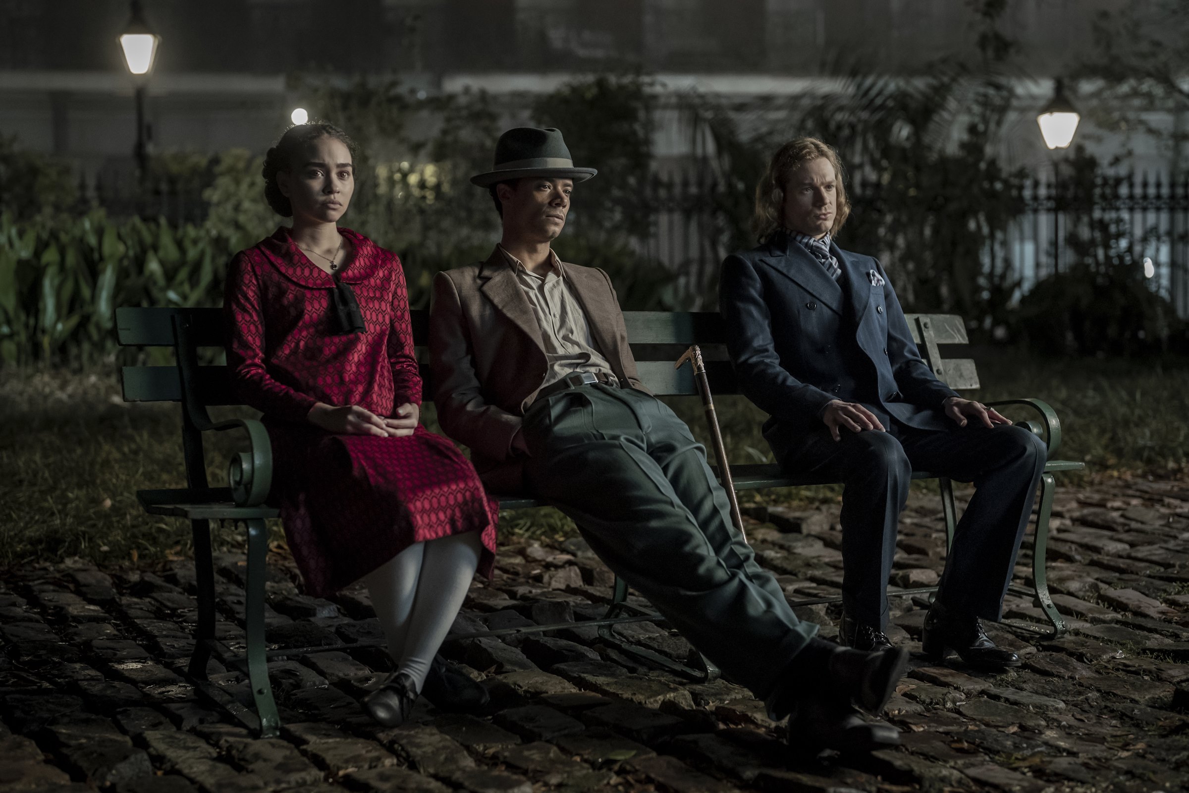 Обложка: кадр сериала «Интервью с вампиром» (2022—…)