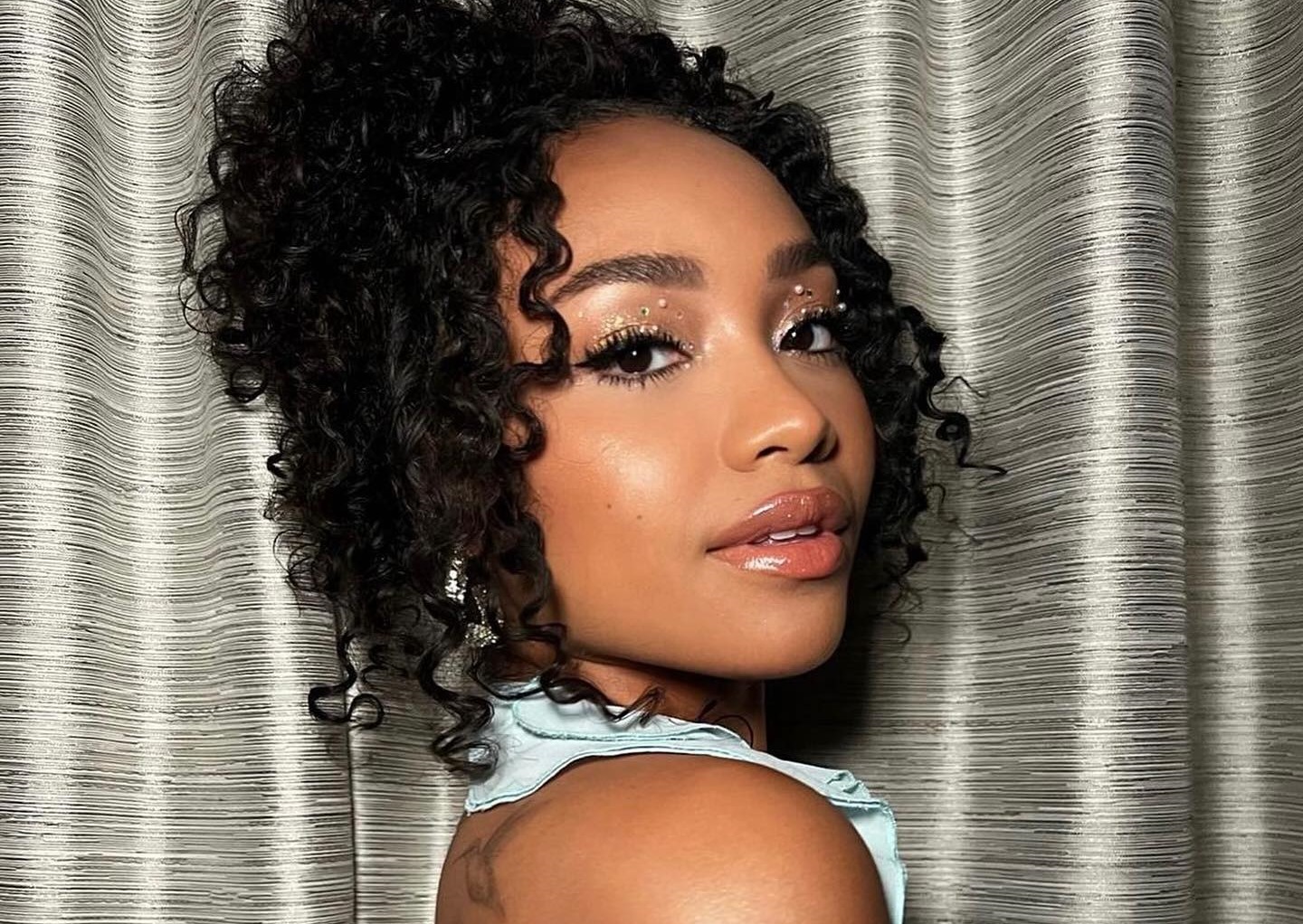 Обложка: фото из соцсетей Дженнеи Уолтон