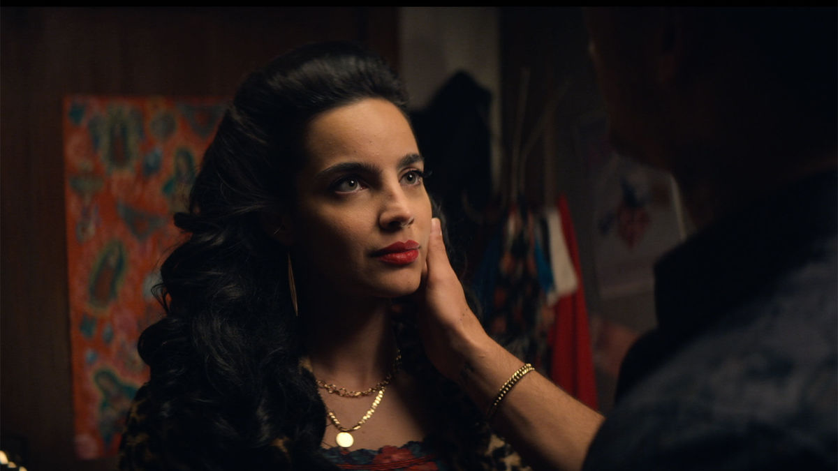 Обложка: Мария Габриэла де Фариа на кадре из  сериала «Академия смерти»