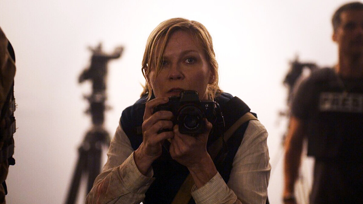 Обложка: кадр из фильма «Падение империи»