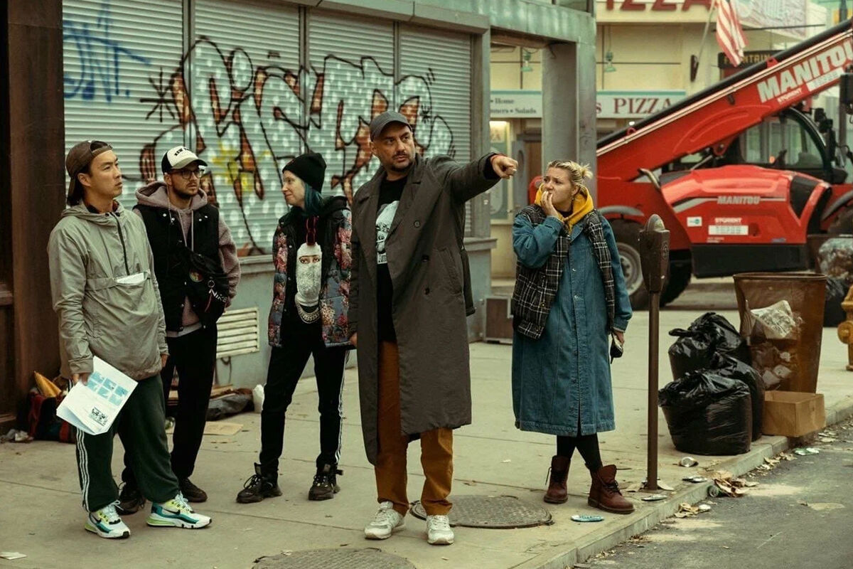 Обложка: кадр из фильма «Лимонов, баллада об Эдичке»