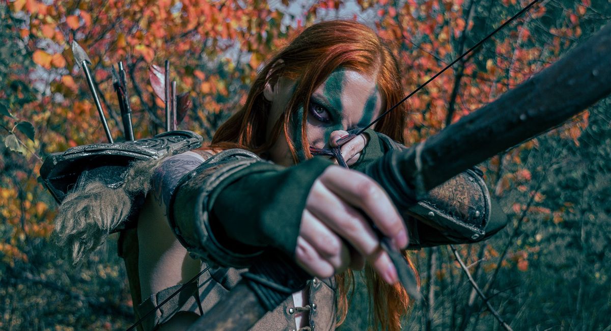 Модель показала атмосферный косплей на Эйлу Охотницу из Elder Scrolls 5 Skyrim