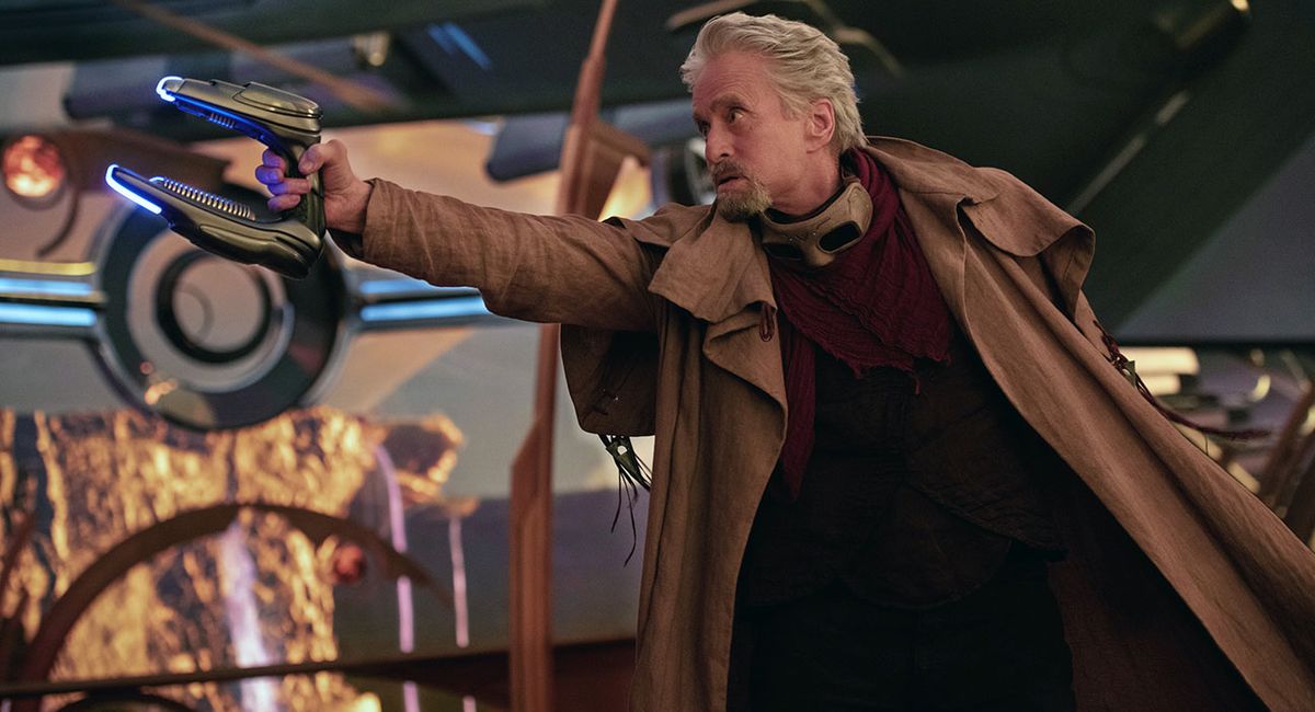 Обложка: кадр из фильма «Человек-муравей и Оса: Квантомания»