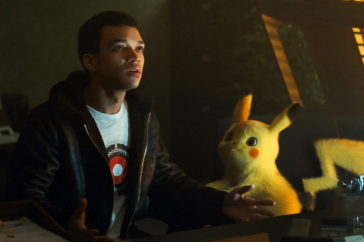 Обложка: Джастис Смит на кадре из фильма «Детектив Пикачу»