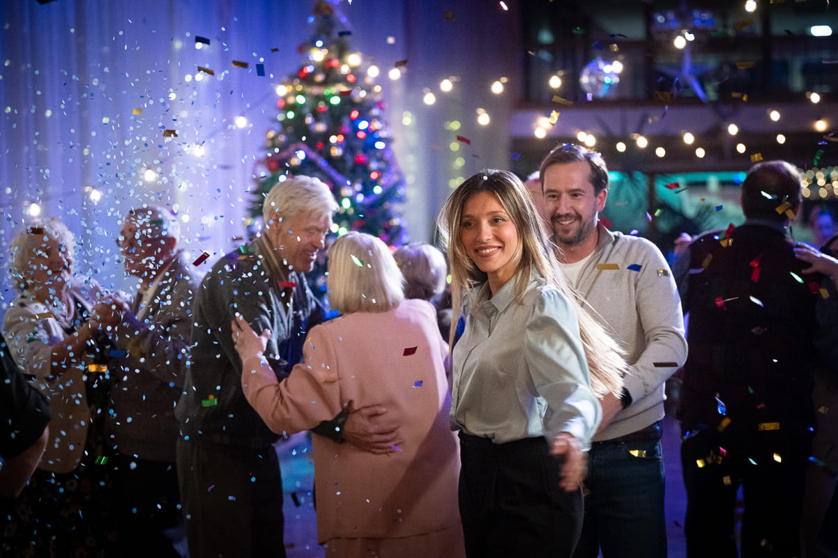 Обложка: кадр из фильма «Ёлки 10»