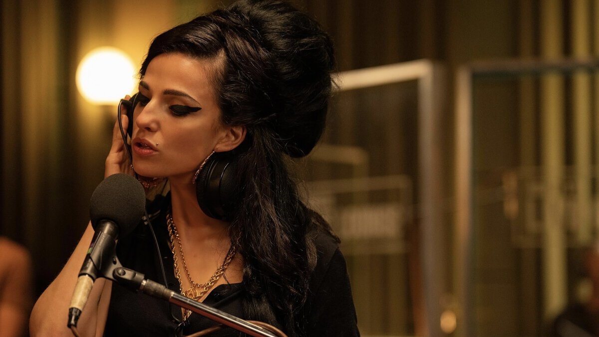 Обложка: кадр из фильма «Обратно во мрак»