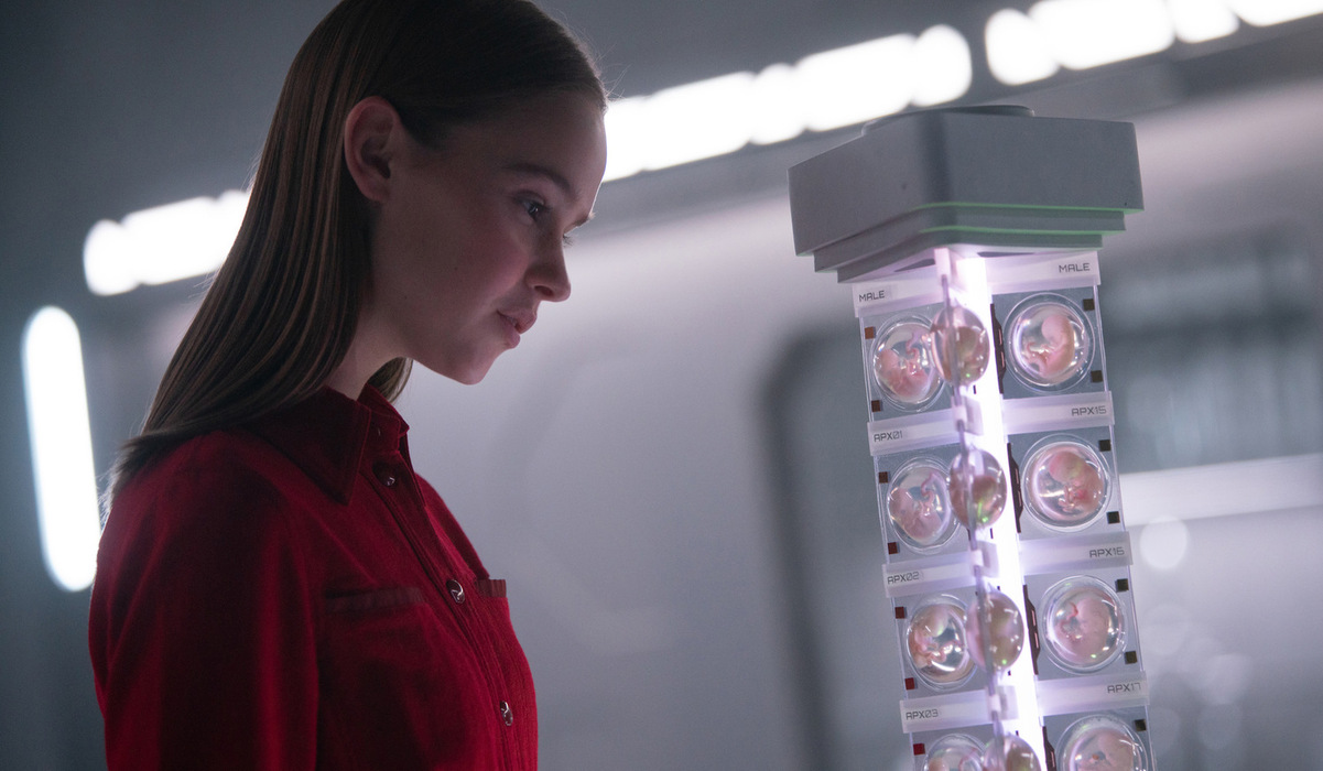 Обложка: кадр из фильма «Дитя робота»