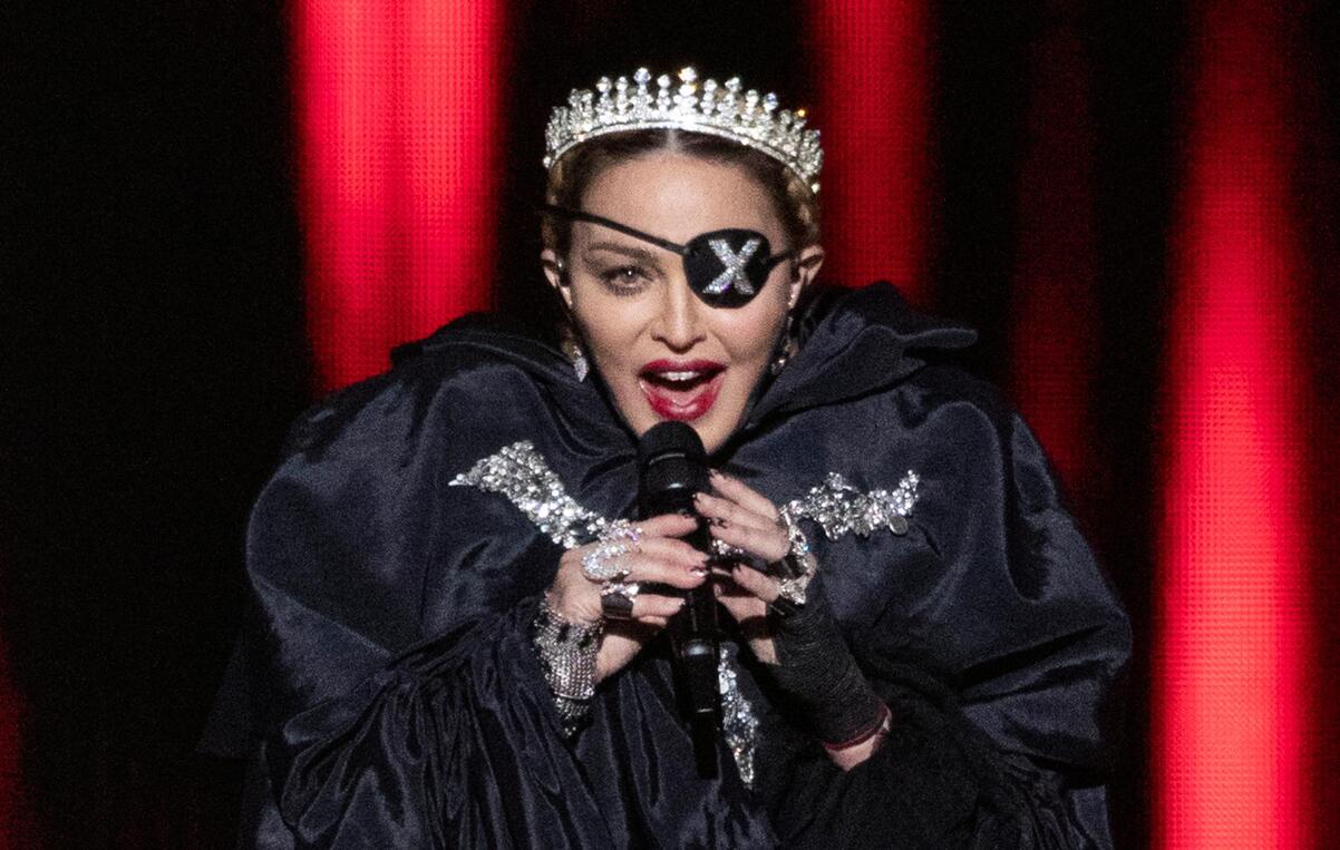 Обложка: Мадонна