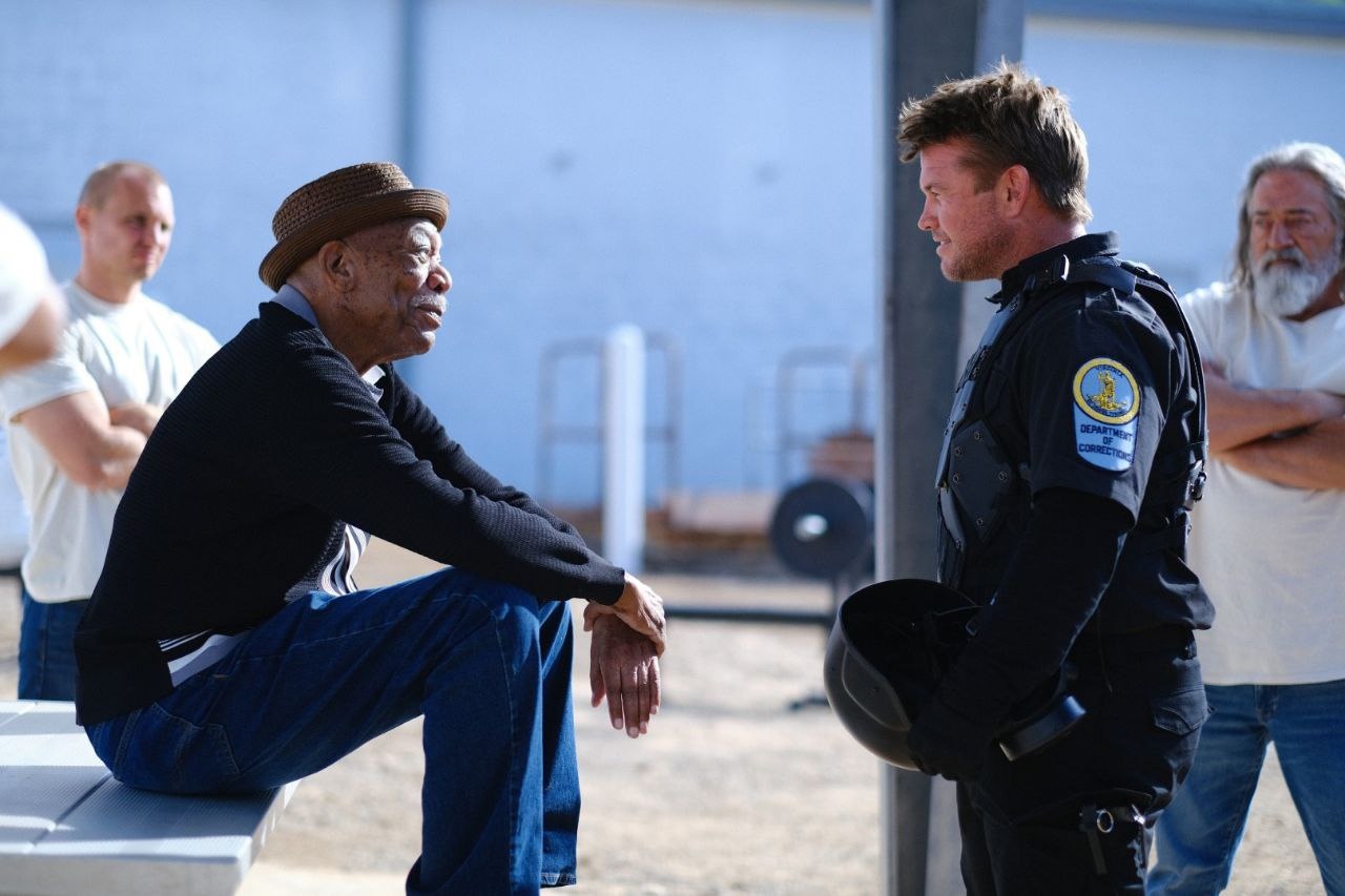 Обложка: «Стрелок»