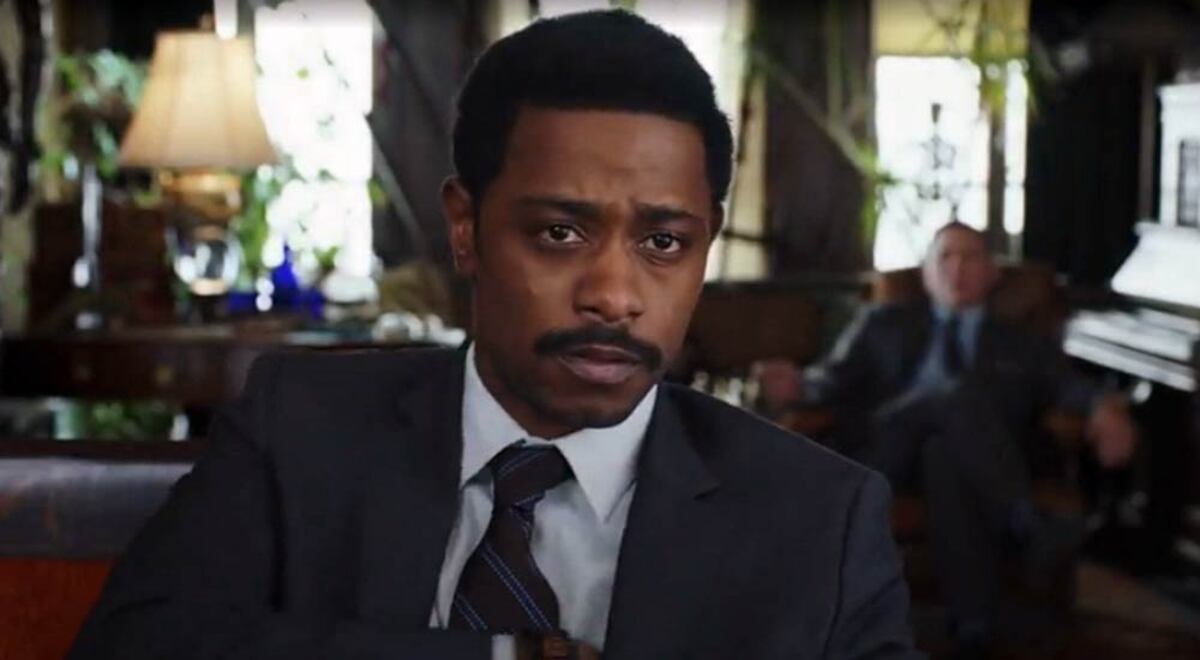 Обложка: кадр из фильма «Достать ножи»