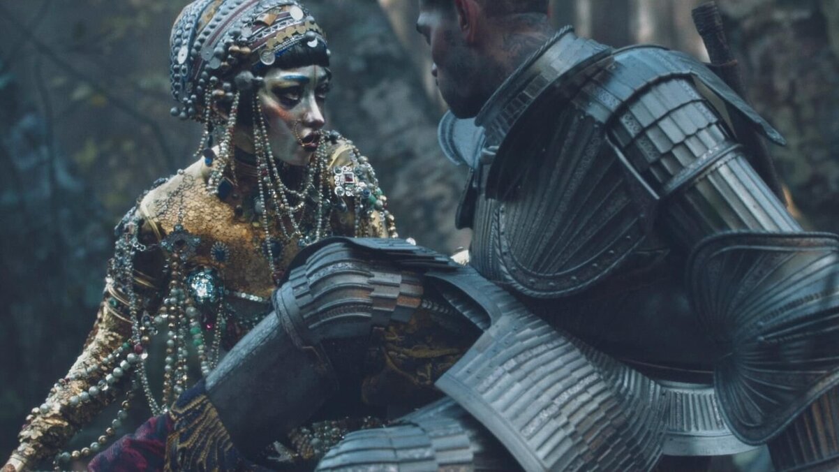 Модель перевоплотилась в привлекательную Сирену из мультсериала «Любовь Смерть Роботы»