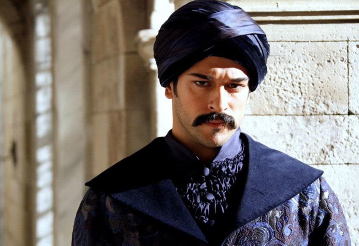 Обложка: кадр из сериала «Великолепный век»