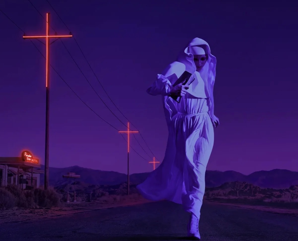 Обложка: постер сериала «Гротеск»