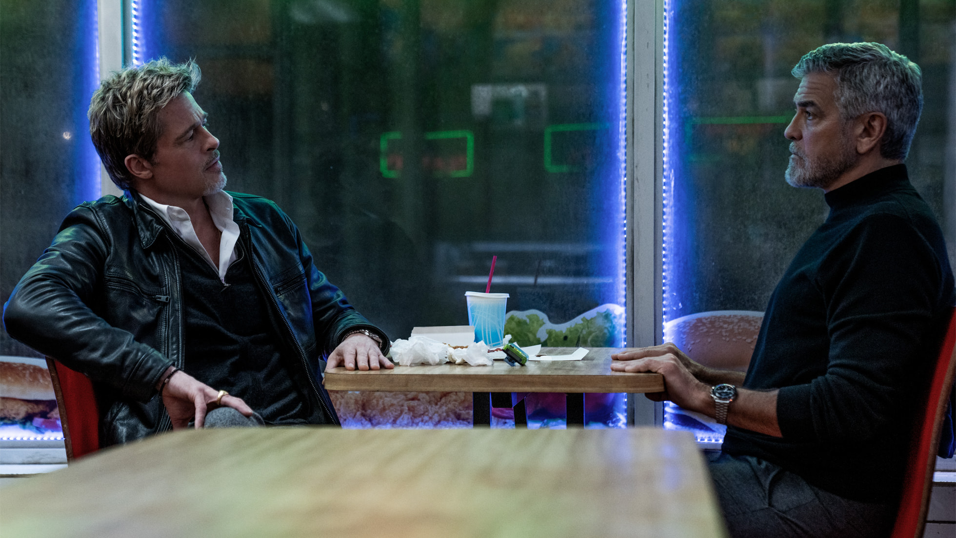 Обложка: кадр из фильма «Одинокие волки»