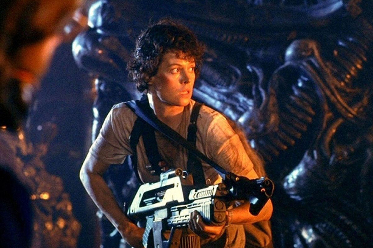 Обложка: «Чужие»