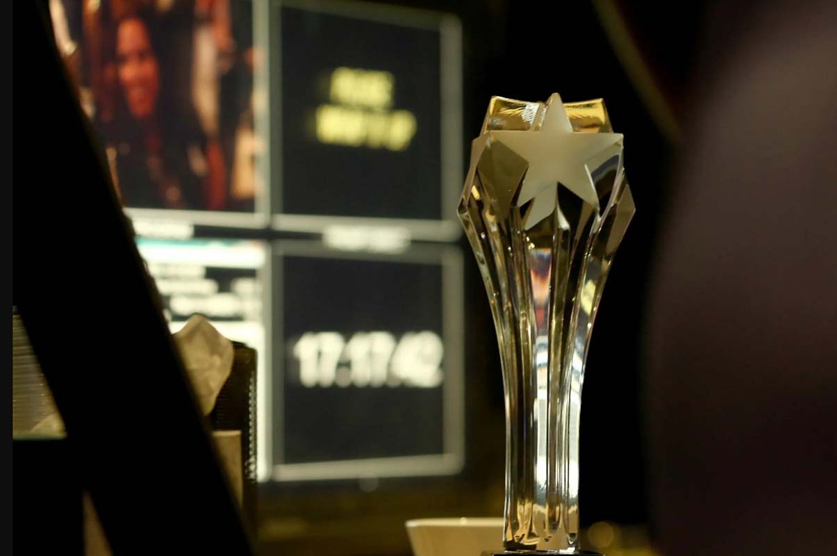 Обложка: "Выбор критиков"