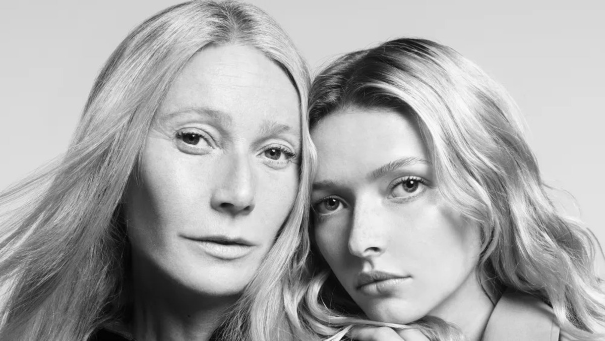 Обложка: ​Гвинет Пэлтроу и Эппл Мартин. Фото: Mario Sorrenti, Courtesy of Gap Inc.