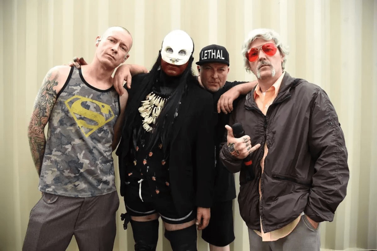 Фред Дёрст попрощался с басистом Limp Bizkit Сэмом Риверсом