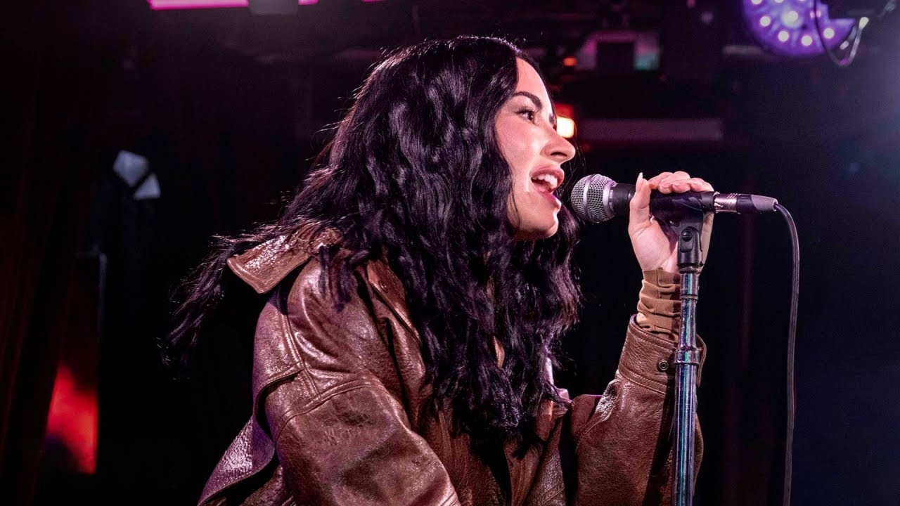 Обложка: Demi Lovato - Disease/Perfect Celebrity (Lady Gaga cover) in the Live Lounge