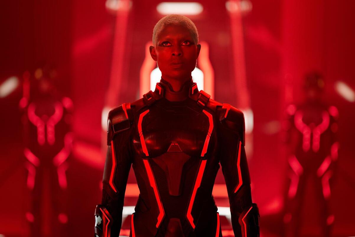 Обложка: кадр из фильма «Трон: Арес»