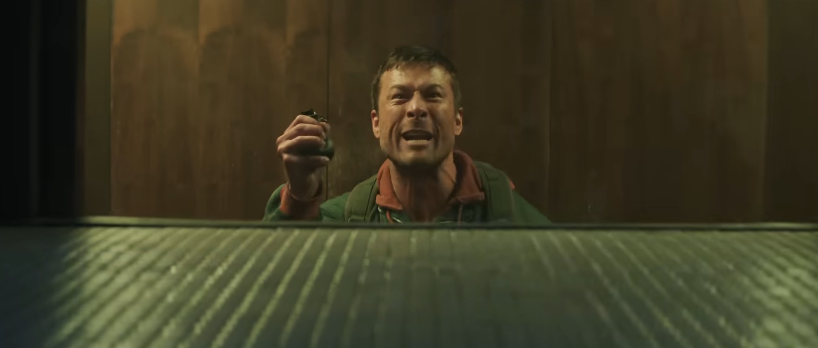 Обложка: кадр из трейлера «Бегущий человек»