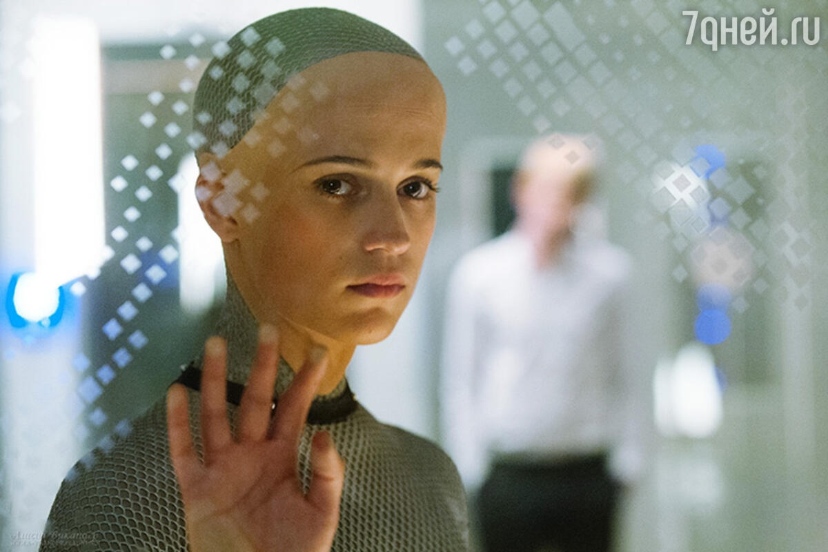 Обложка: кадр из фильма «Из машины»