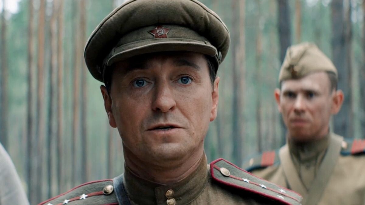 Обложка: кадр из фильма «Август»