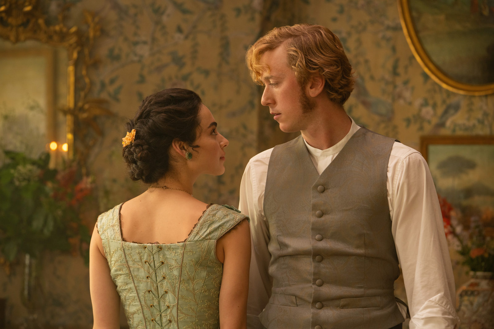 Обложка: кадр из сериала «Буканьерки»