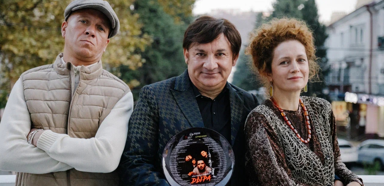 Обложка: кадр со съёмок фильма «Дыра». Источник: PREMIER